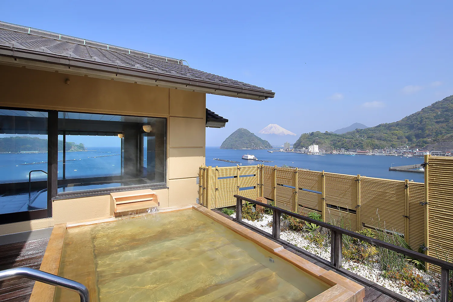 海と富士・絶景の美食宿 松濤館