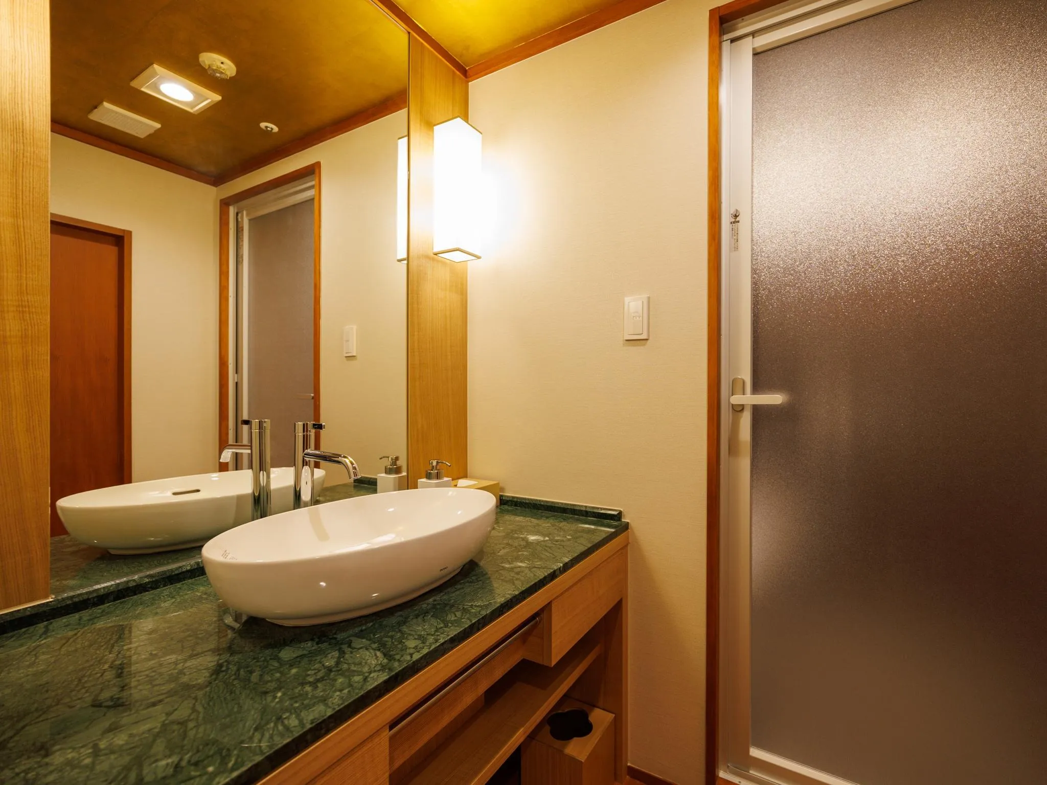 曲水の庭 ホテル玉泉