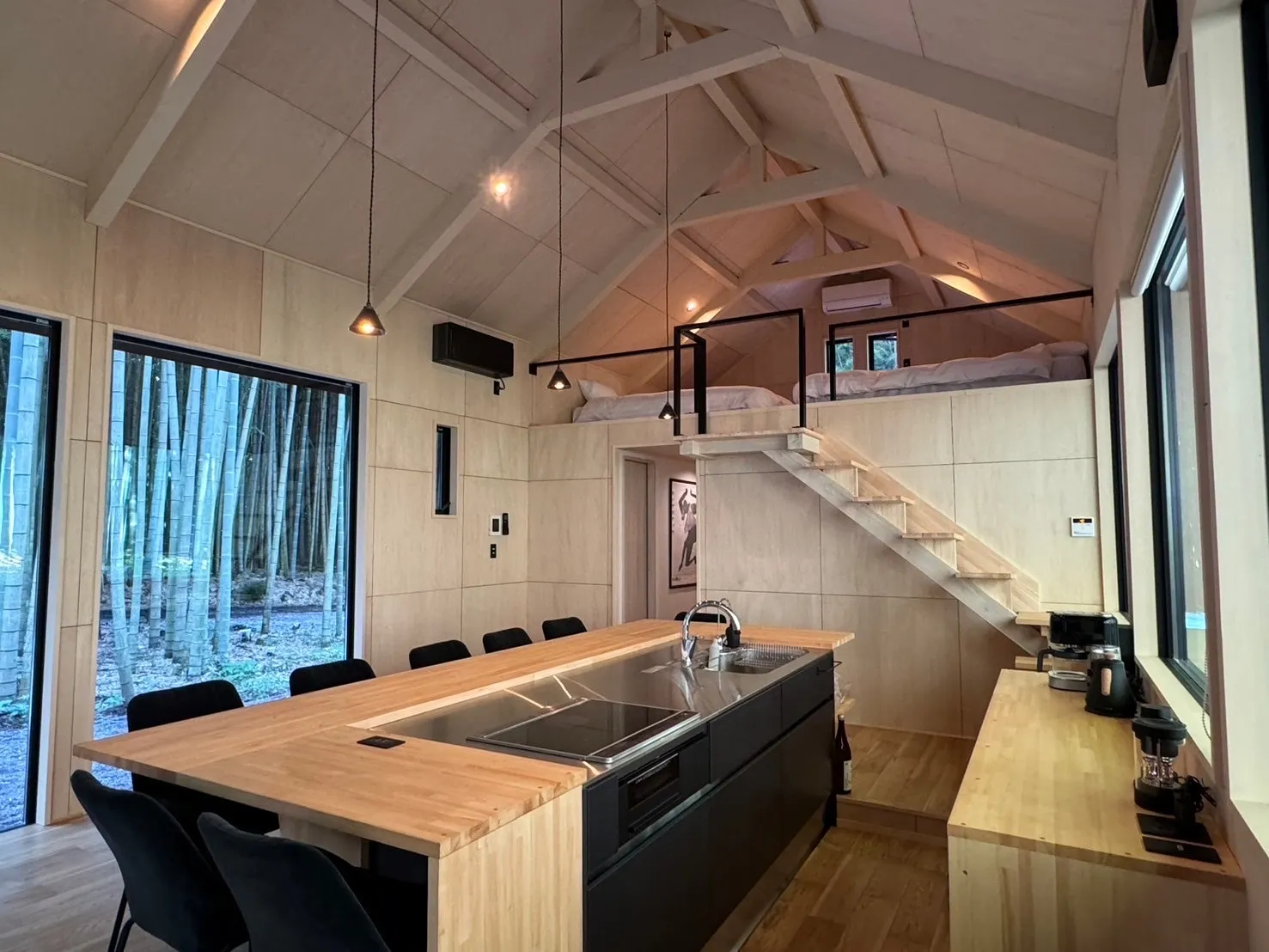 and FOREST勝浦 竹の離れの客室