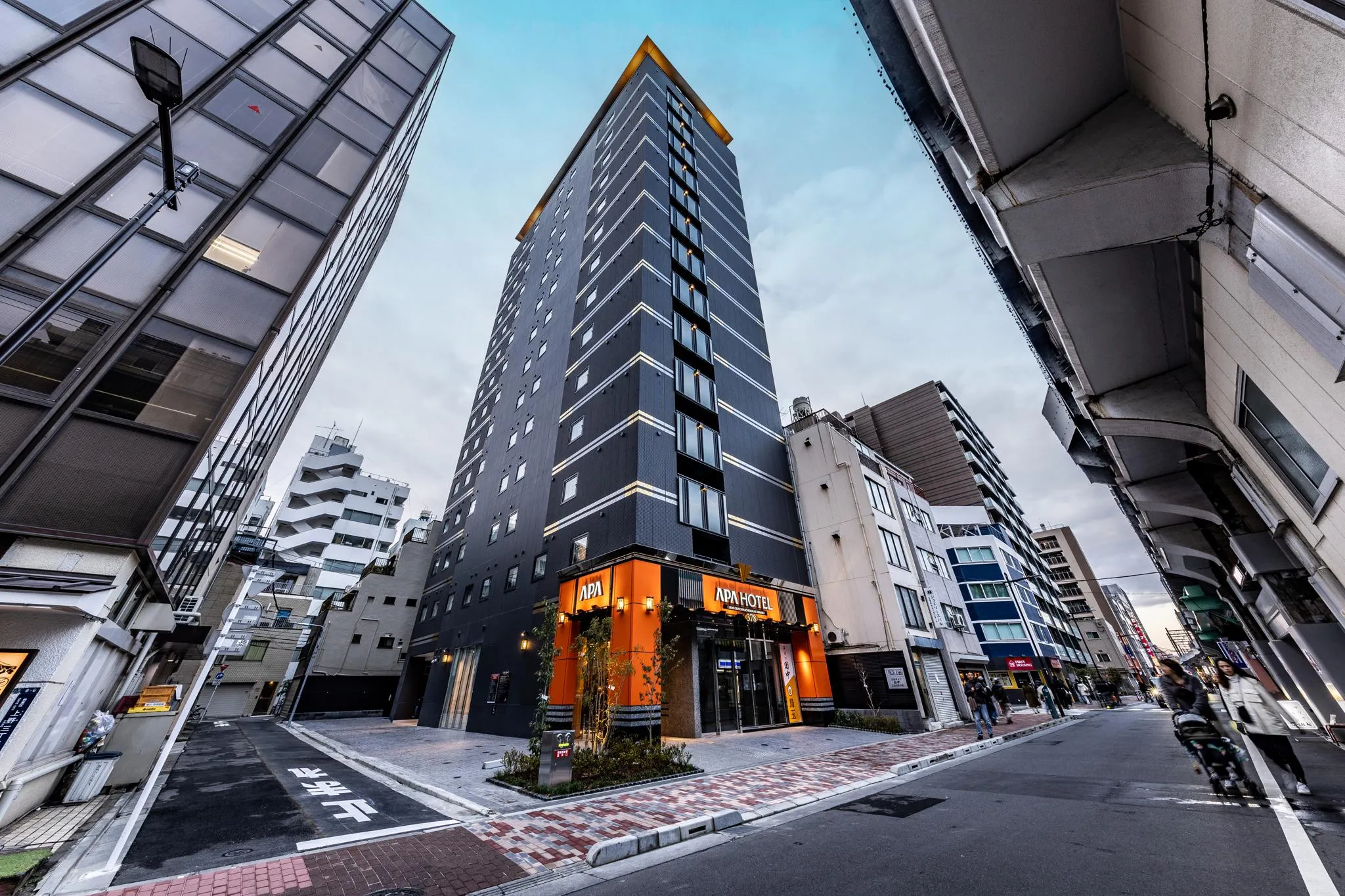 アパホテル〈上野 御徒町駅前南〉