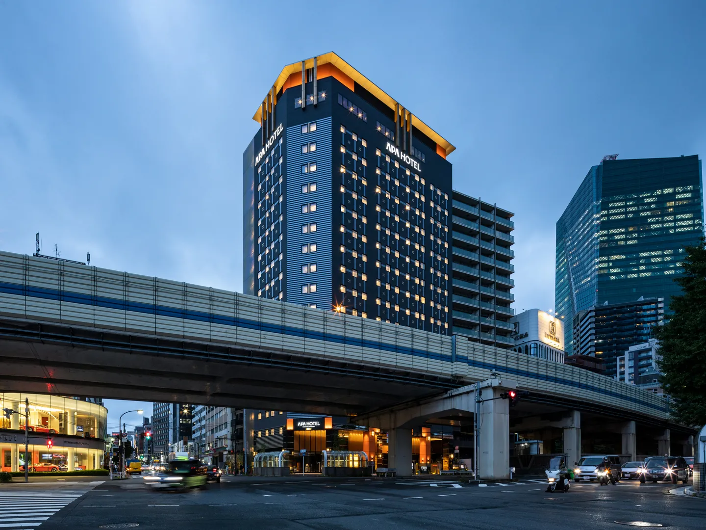 アパホテル＆リゾート〈六本木駅東〉