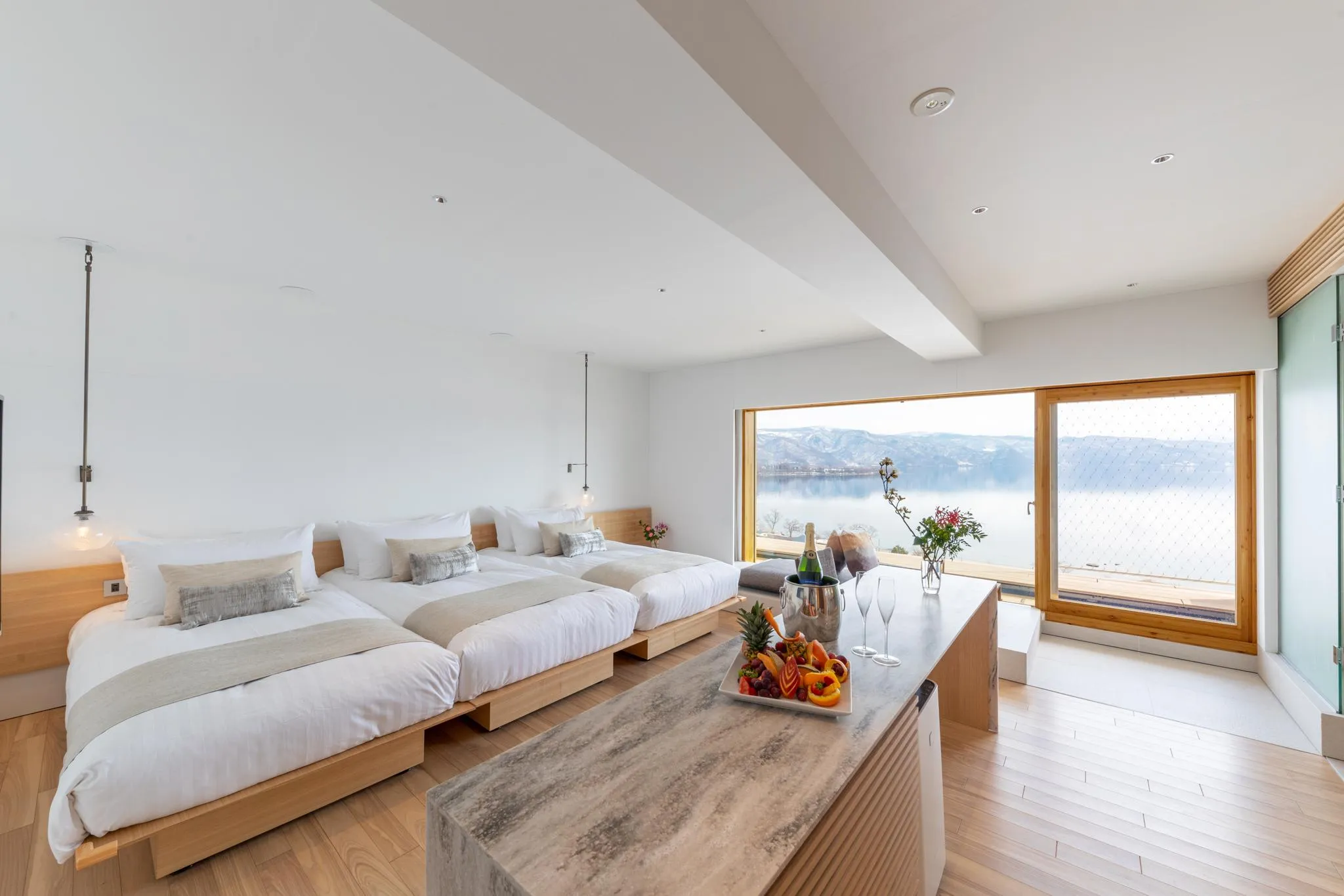 リゾートホテル WE Hotel Toyaの宿泊予約はRelux（リラックス）