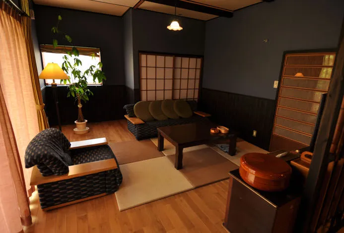 鳥遊ぶ森の宿 ふたり静