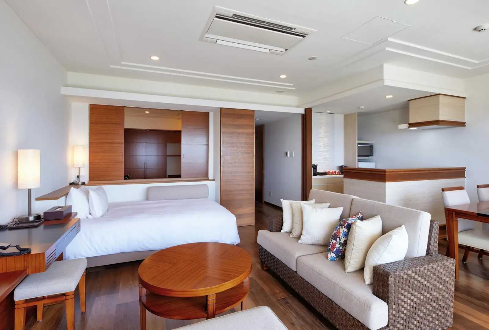 アラマハイナ コンドホテル