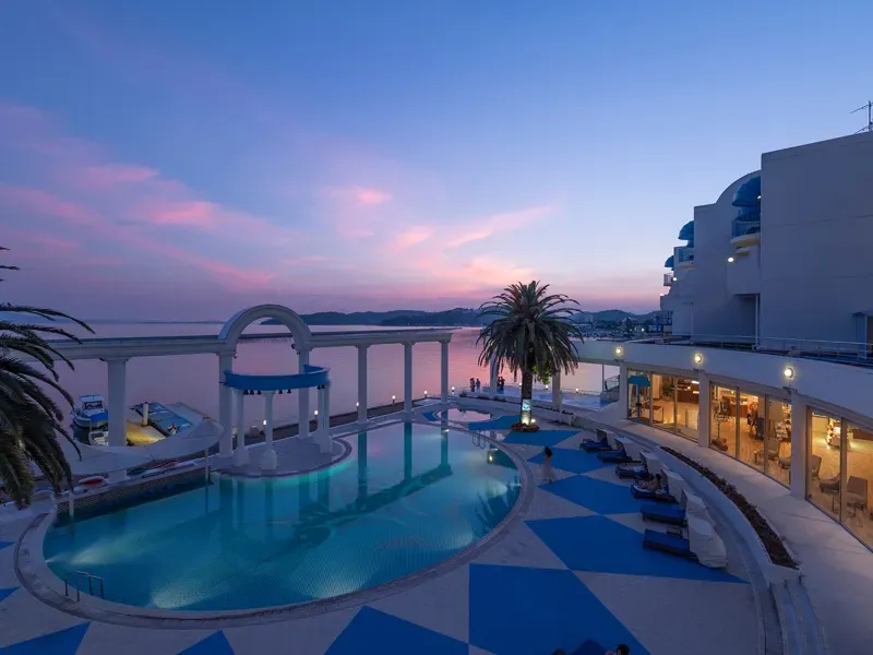 ホテルリマーニ（旧 The Hotel Limani ＆ Spa）