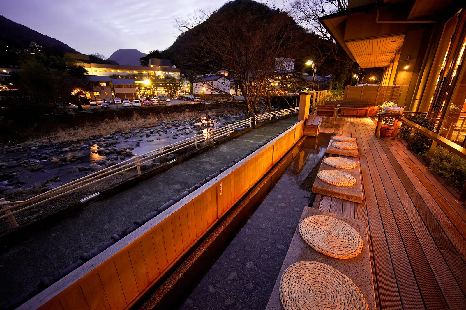 箱根湯本 ホテル河鹿荘