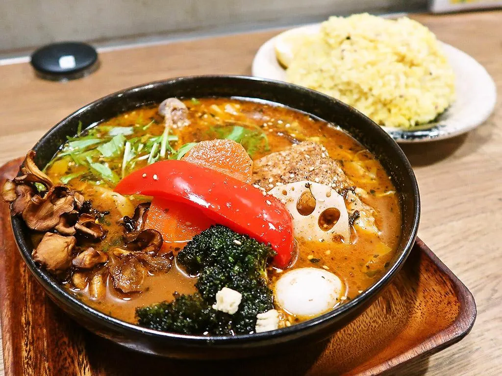 	
スープカレー GARAKU札幌本店